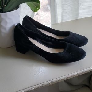 Black box heel shoes